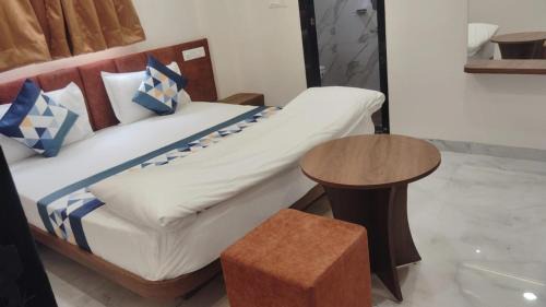 Deluxe Double Room (2 Adults + 1 Child)