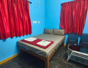 Deluxe Double Room (1 adult + 2 children)