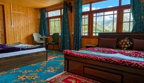 Family Room with Mountain View