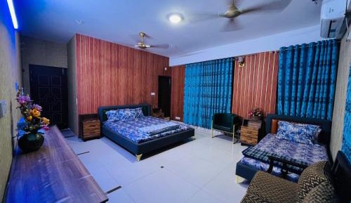 Deluxe Family Room