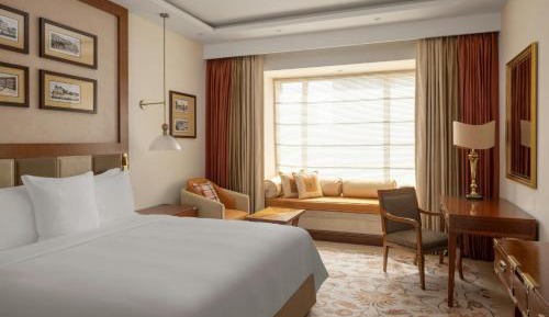 Executive Club Exclusive with 15% off on Spa, Laundry, Food & Soft Beverage and Buy 1 Get 1 Luxury Happy Hours from 6 pm to 8pm