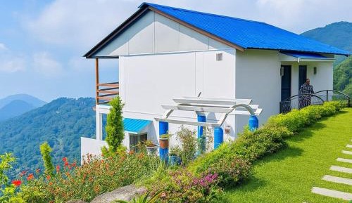 Double or Twin Room with Mountain View