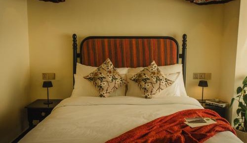 Standard Queen Room