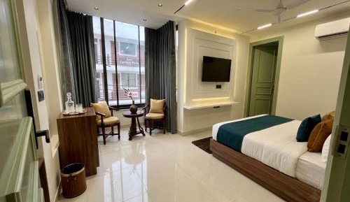 Deluxe Queen Room