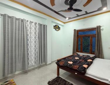 Deluxe Double Room (2 Adults + 1 Child)