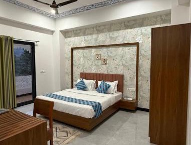 King Room with Mountain View
