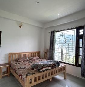 Standard Single Room with Mountain View