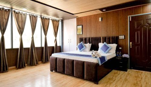 Junior Suite with Mountain View