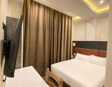 Queen Room