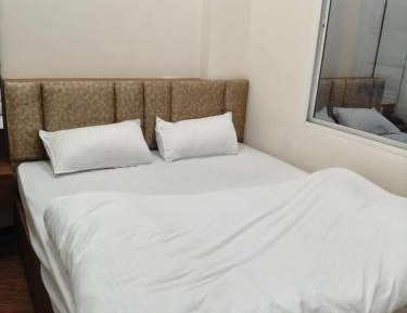 Deluxe Double Room (2 Adults + 1 Child)