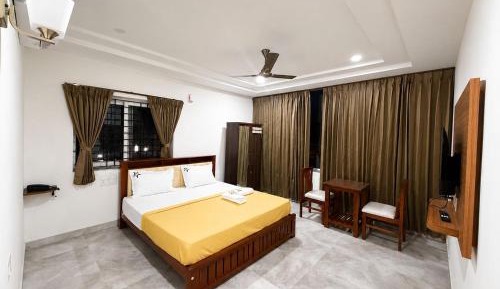 Standard Queen Room