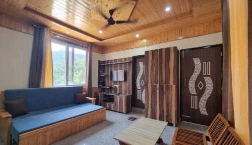 Deluxe Family Room
