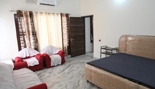 Double Room with Private Bathroom