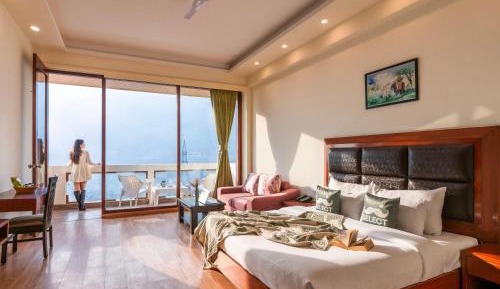 King Room with Balcony