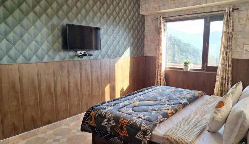 Apartment with Mountain View
