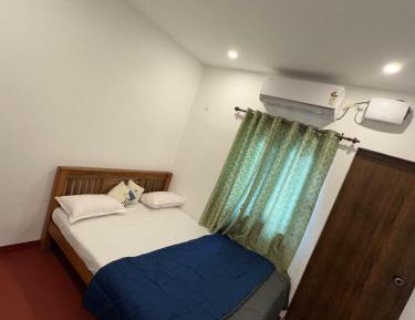 Deluxe Double Room (2 Adults + 1 Child)