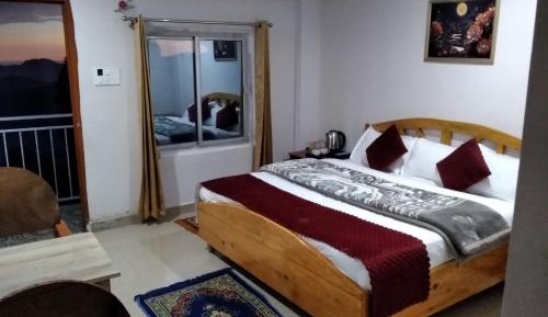 Deluxe Double Room (2 Adults + 1 Child)
