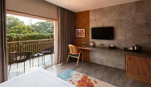 Junior Suite with Balcony