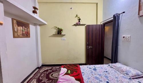 Double or Twin Room with Shared Bathroom