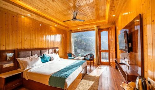 Suite with Mountain View