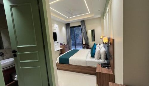 Standard Queen Room