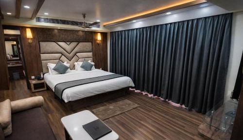 Large Double Room