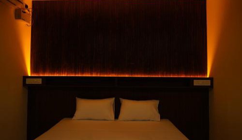 Deluxe Double Room (2 Adults + 1 Child)