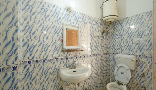 6-Bed Mixed Dormitory Room