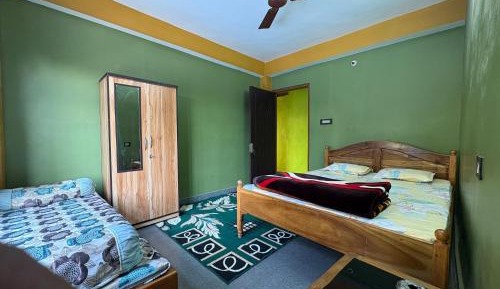 Deluxe Double Room (2 Adults + 1 Child)