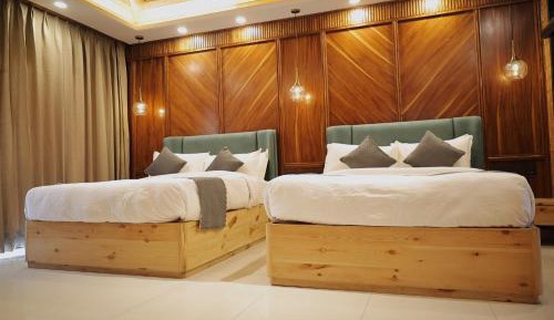Deluxe King Room