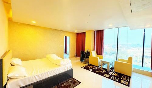 Suite with City View