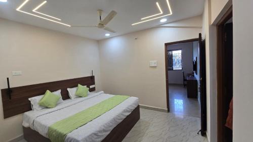 Deluxe One-Bedroom Apartment with City View