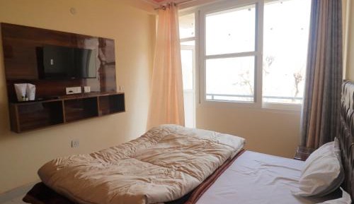 Double Room with Balcony (2 Adults + 1 Child)
