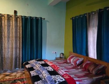 Deluxe Double Room (2 Adults + 1 Child)