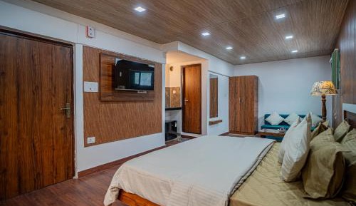Deluxe Family Room
