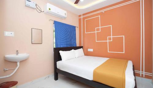 Deluxe Double Room (2 Adults + 1 Child)