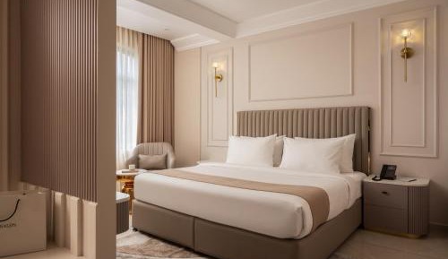 Queen Room