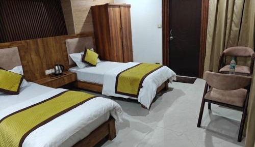 Twin Room with View
