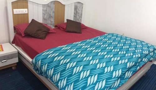 Deluxe Room (2 Adults + 1 Child)