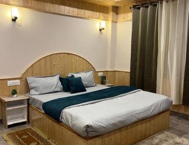 Double Room with Mountain View
