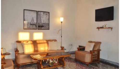 Two-Bedroom Deluxe Apartment with Balcony