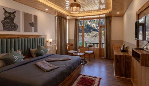 Deluxe Double Room with Balcony