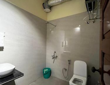 Deluxe Room (2 Adults + 1 Child)