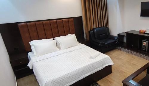 Deluxe Queen Room