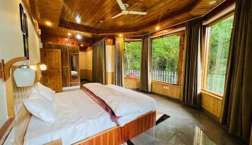 Deluxe Double Room with Balcony