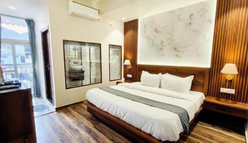 Deluxe Double Room with Balcony