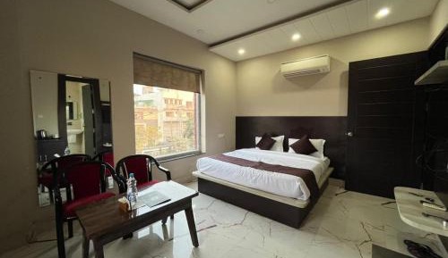 Superior King Room