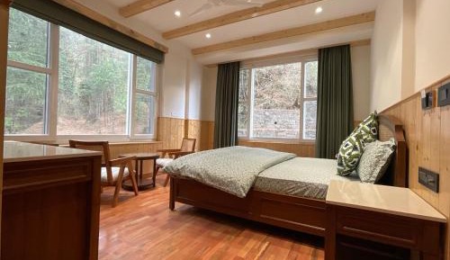 Deluxe Queen Room