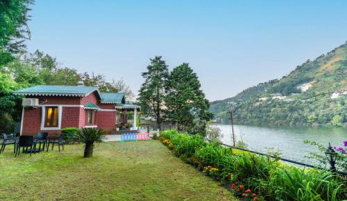 Villa with Garden View