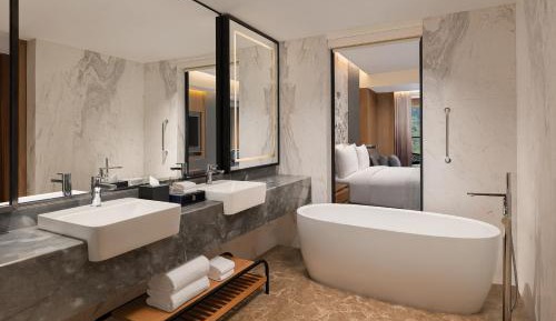 One-Bedroom Executive King Suite with Pool View and Balcony